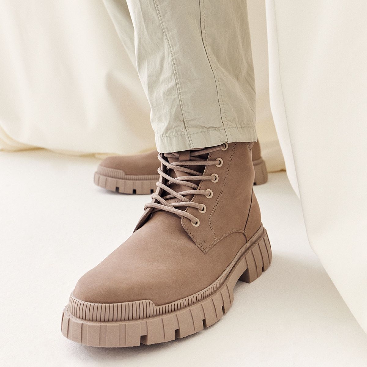 Newfield Brown Men Lace-up boots