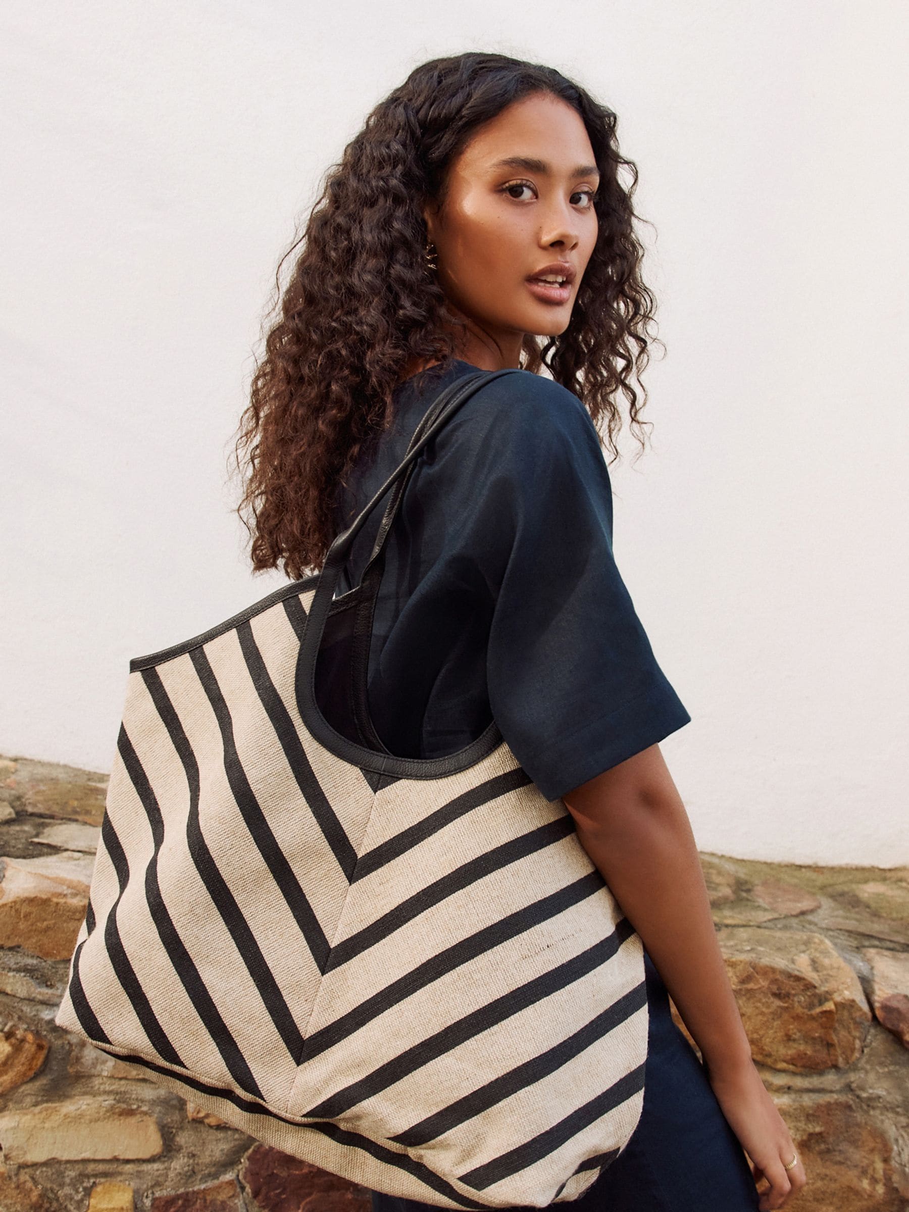 Zwart/wit - Schoudertas met linnenlook