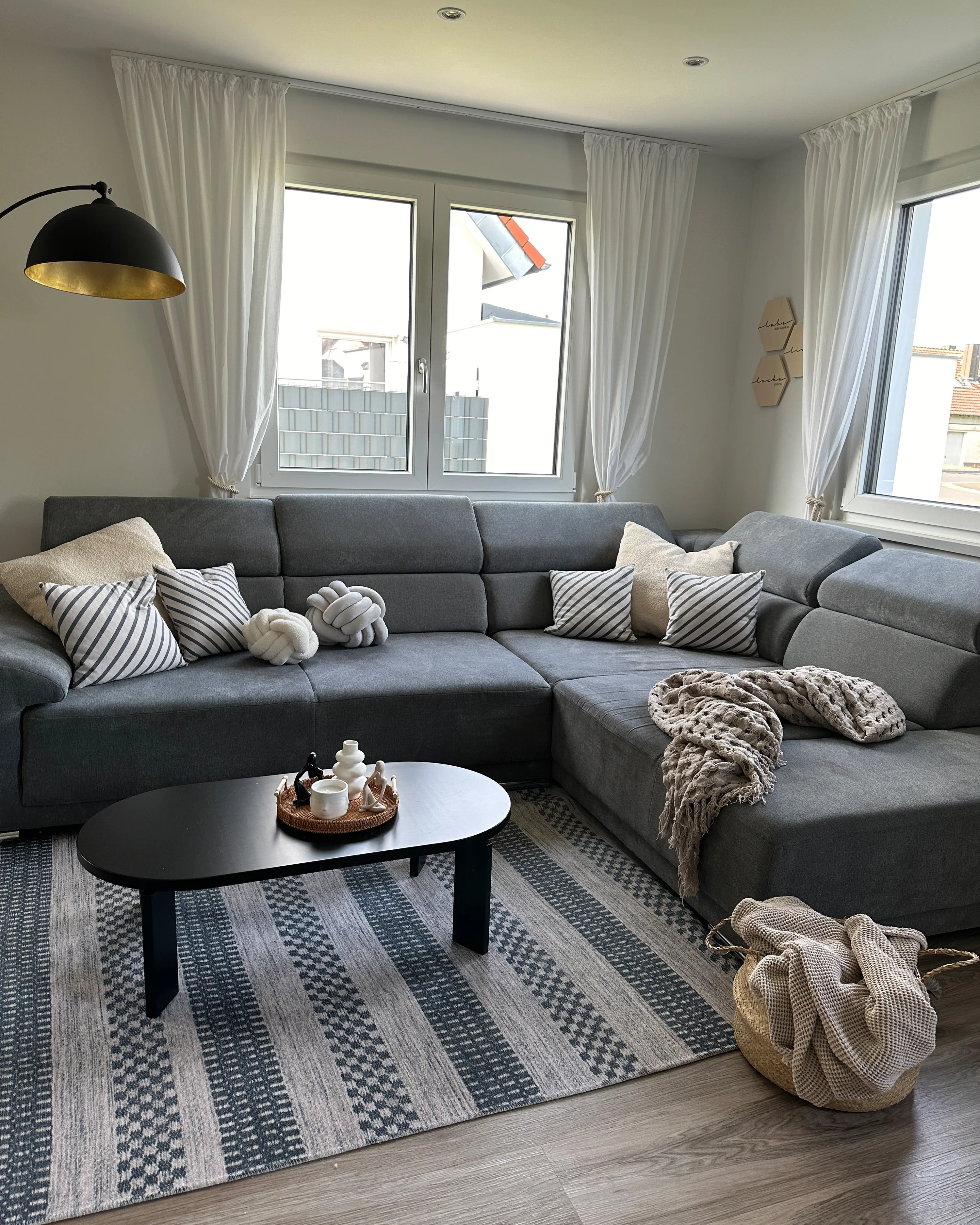 Set van 2 sierkussens LEUZEA Bouclé 60 x 60 cm Beige effen
