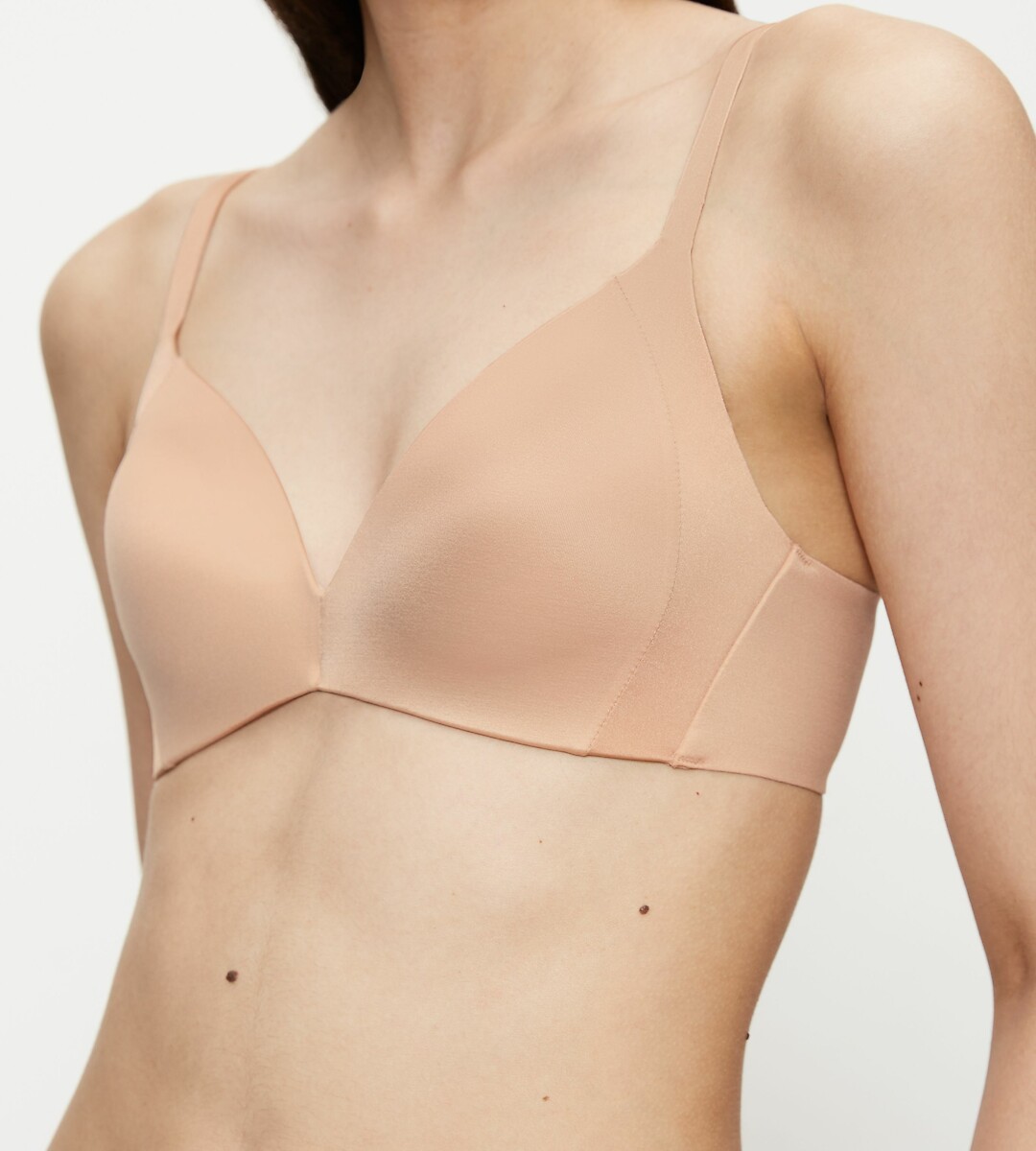 TRIUMPH<br>BH com toque suave Maquiagem corporal toque suave