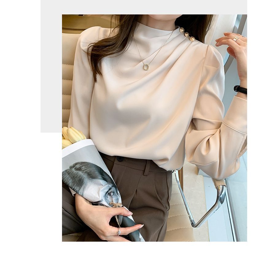 Aurora - Blouse met lange mouwen en mockneck, effen gerimpeld en knoopjes