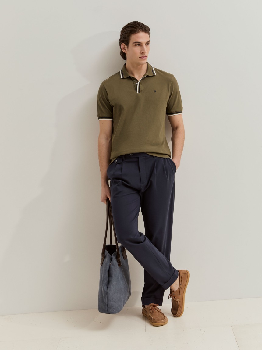 Polo regular fit em piqué de algodão
