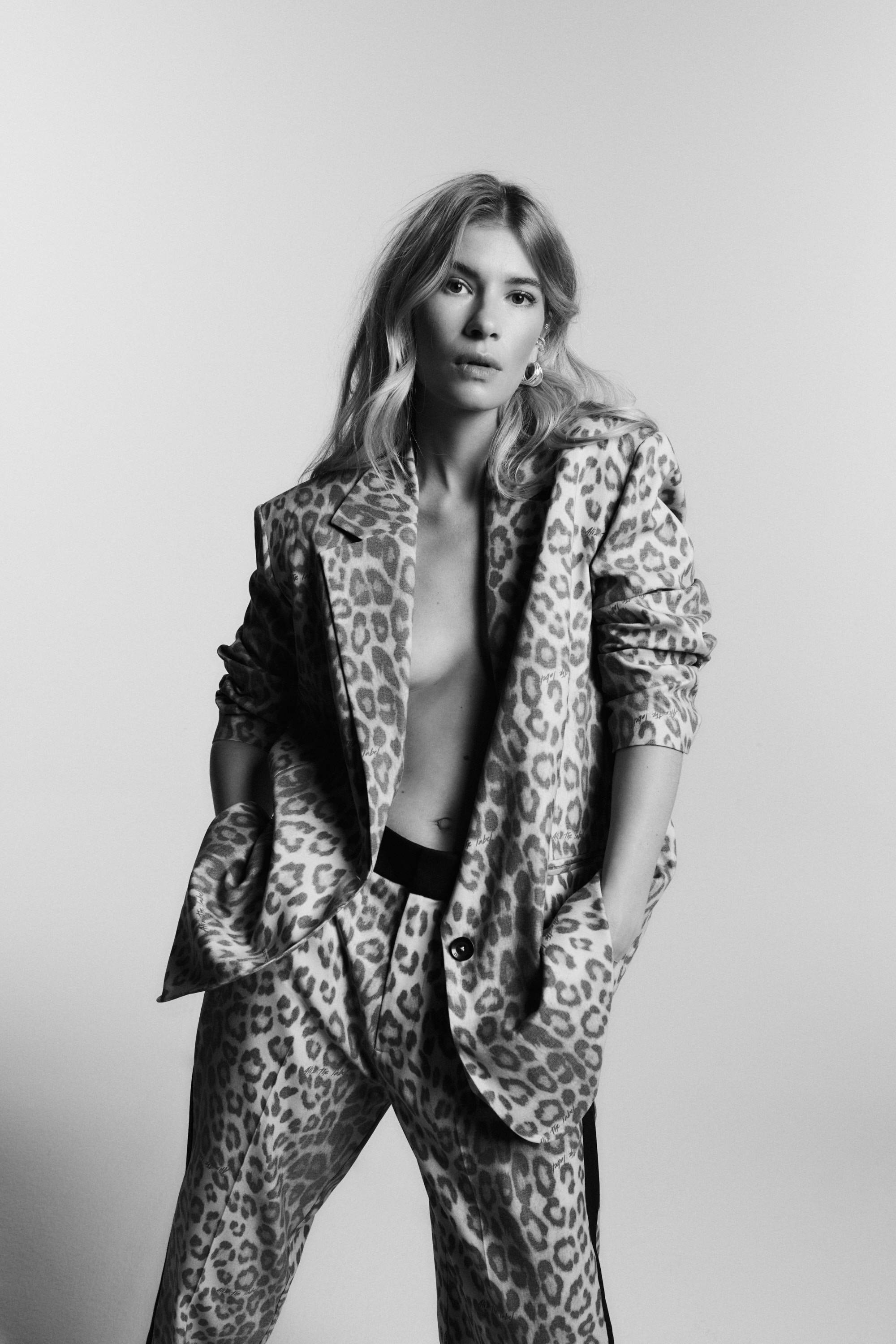 Alix the Label oversized blazer met panterprint bruin
