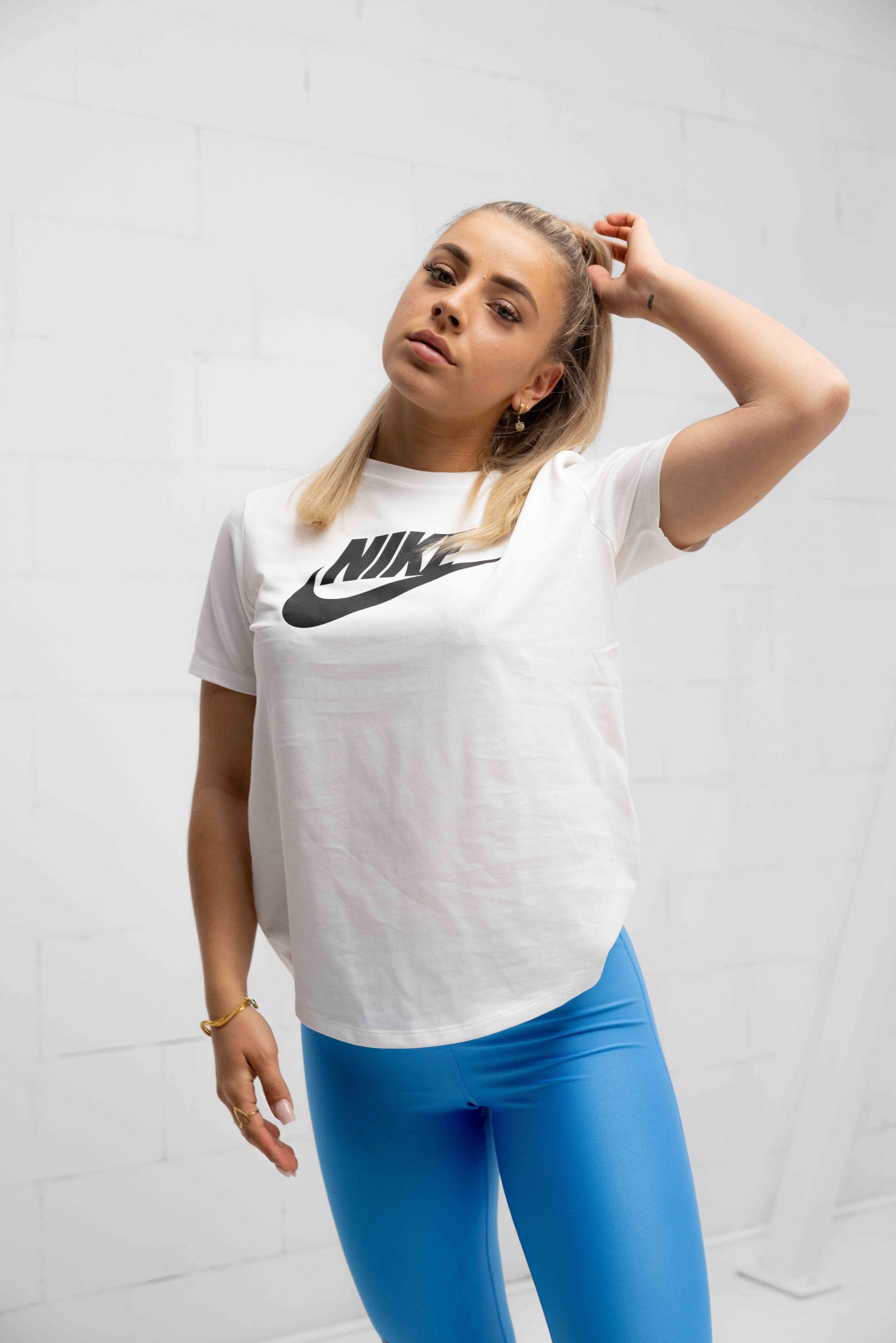 Nike NSW Essential T-Shirt Dames Wit