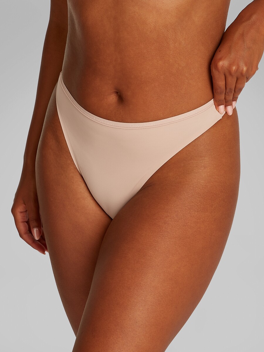 CALVIN KLEIN ROUPA ÍNTIMA<br>Fio dental com caimento perfeito