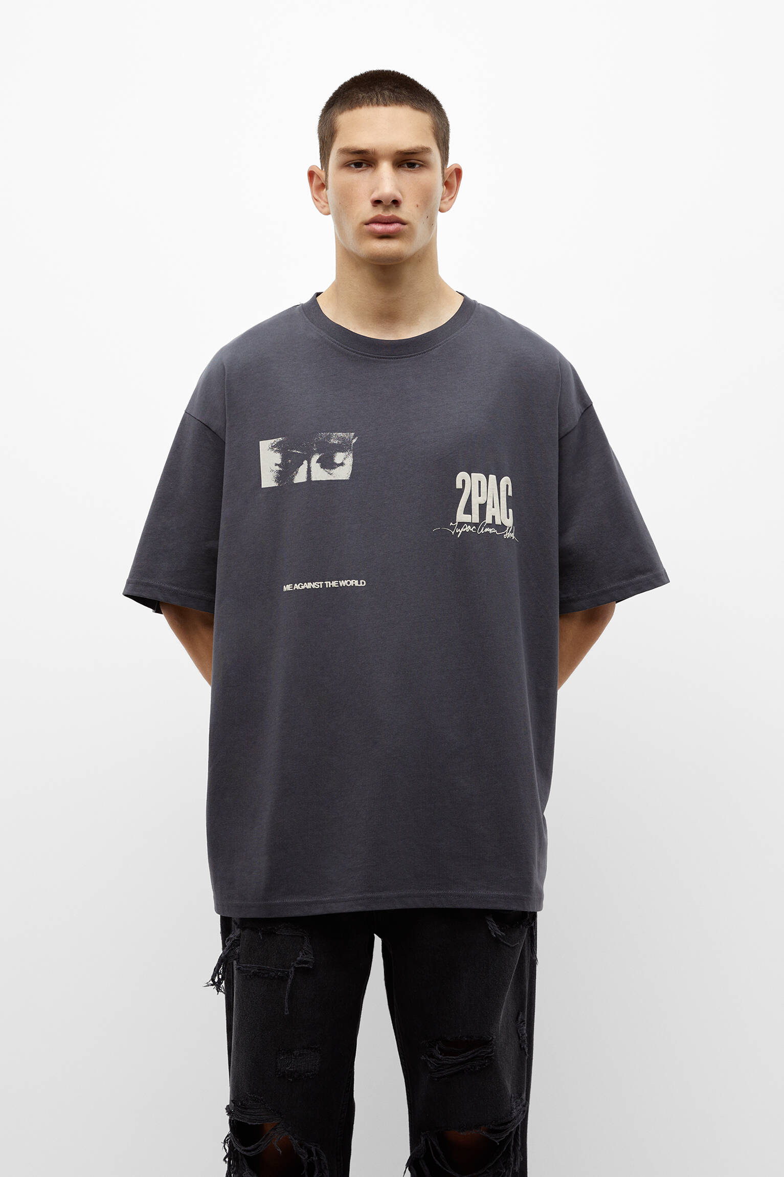 Camiseta oversized TUPAC ME AGAINST THE WORLD - Cinza