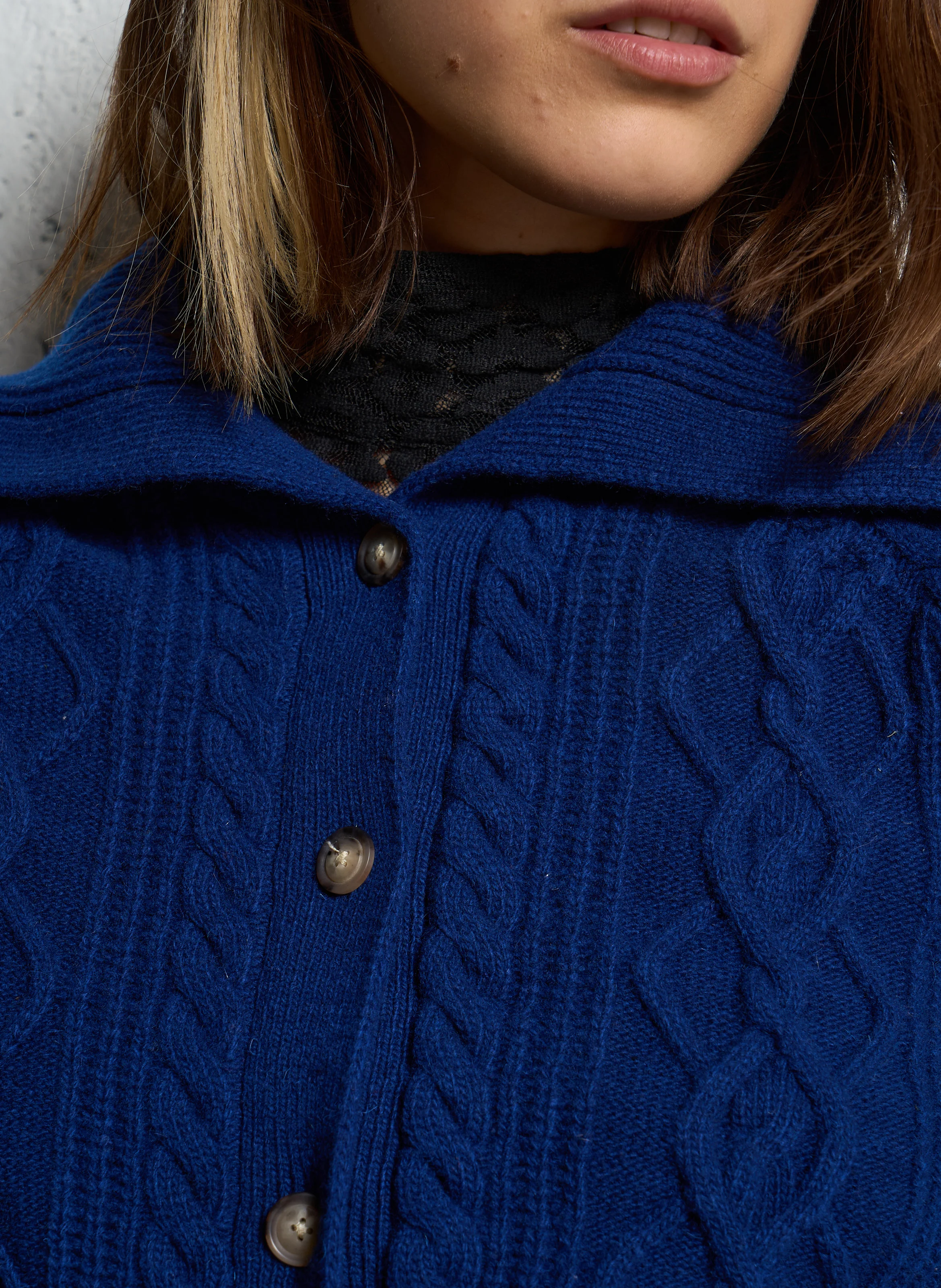 Gilet droit en maille torsadée | Beige