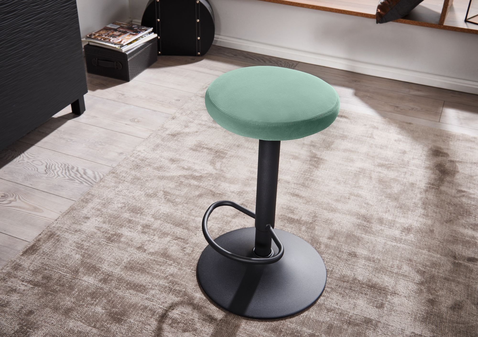 KADIMA DESIGN Barhocker CAMPANIA: 58-79 cm Sitzhöhe, Eisenmaterial, Samt/Wildlederoptik Bezug, 360° drehbar.