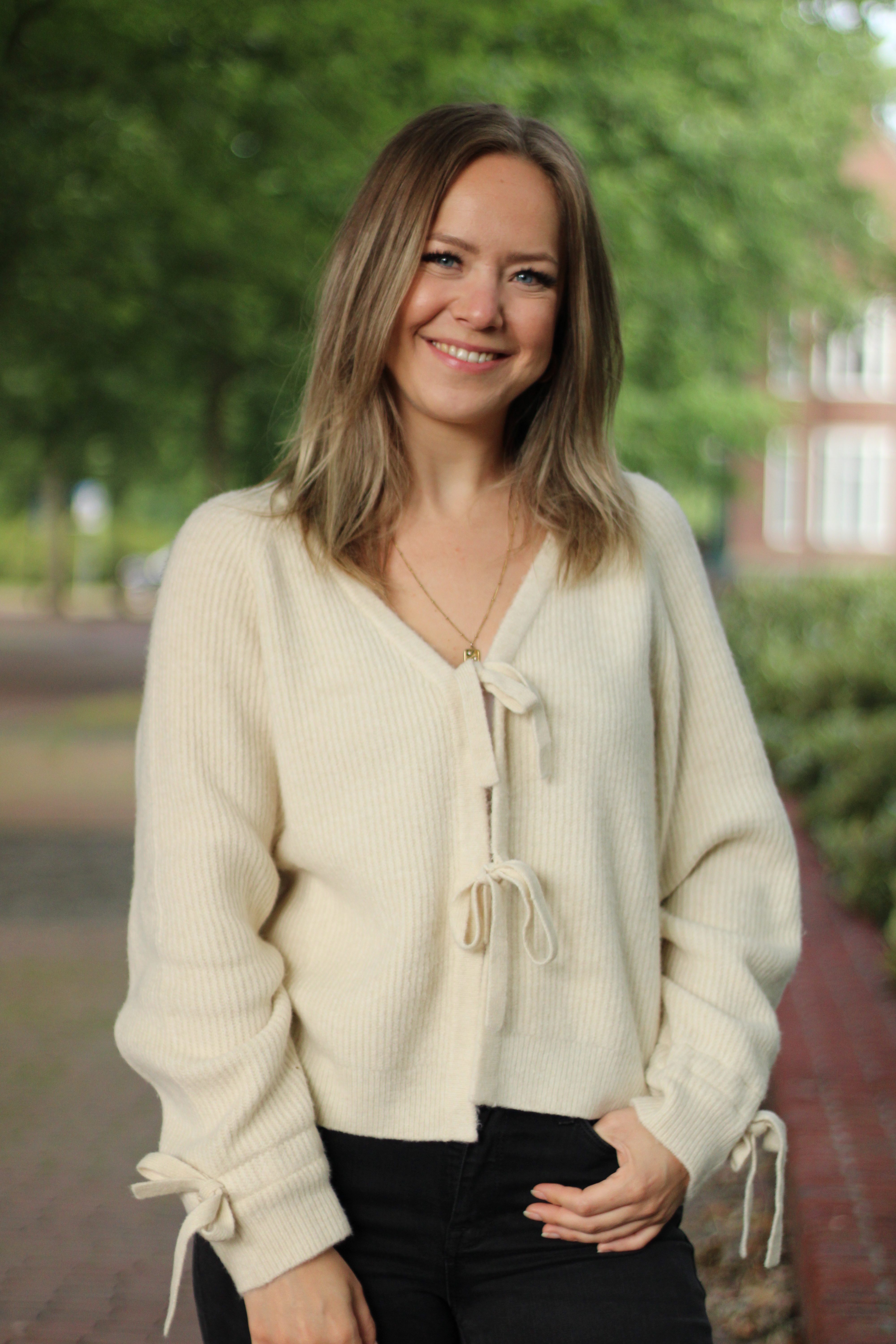 Rino & Pelle - Gouke Knitted Cardigan With Bows - Birch