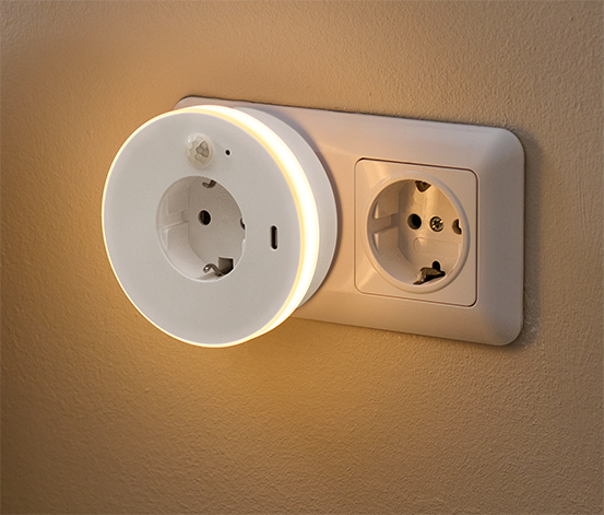 LED-Nachtlicht mit Steckdose und USB-C-Buchse