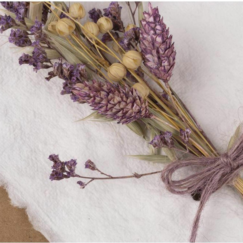 Bouquet de fleurs séchées lilas