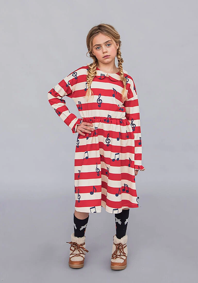 CARLIJNQ rode carlijnq midi jurk music notes - dress longsleeve ruffles