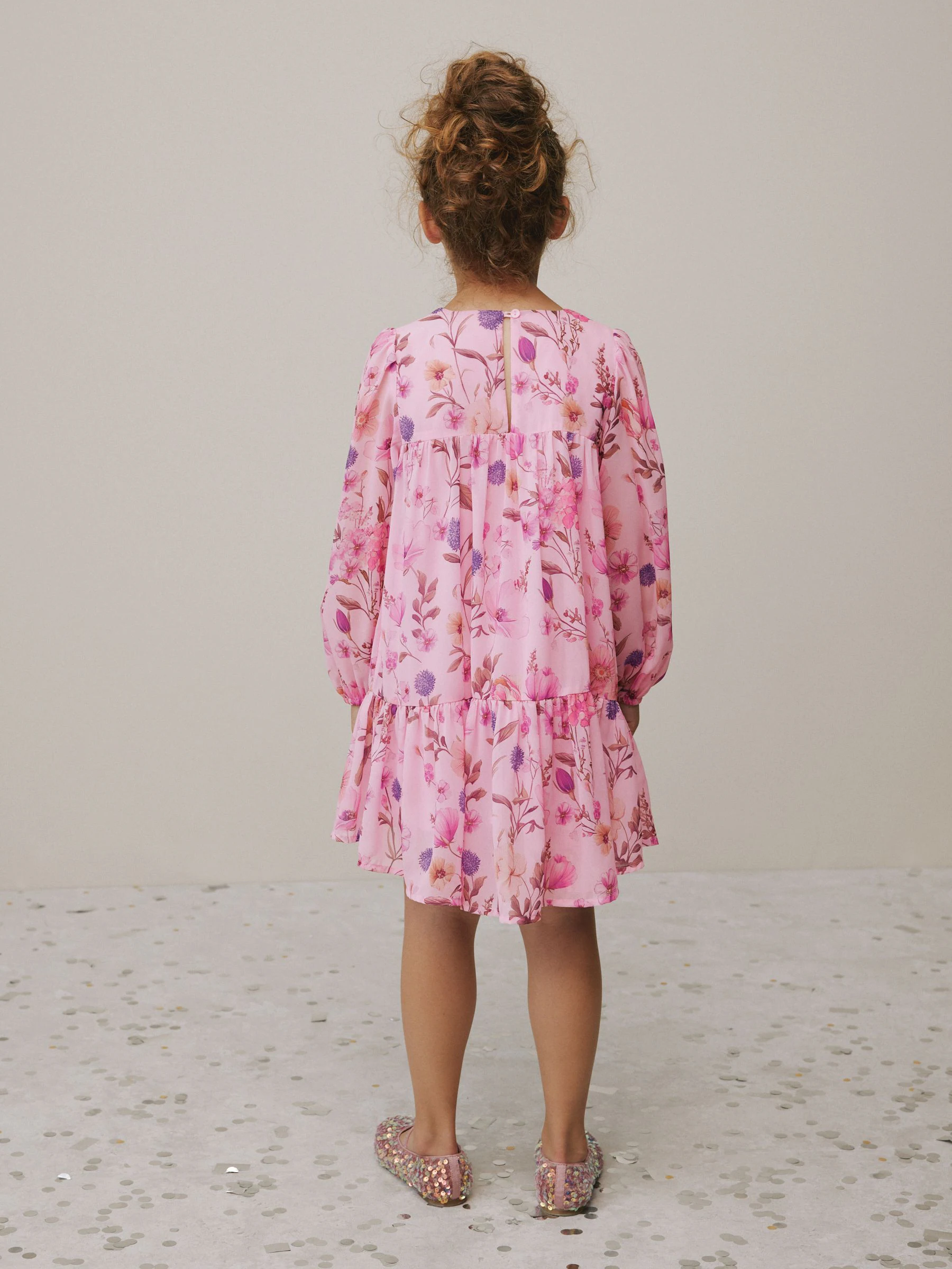 Lichtroze met bloemenprint - Chiffon jurk (3-16jr)