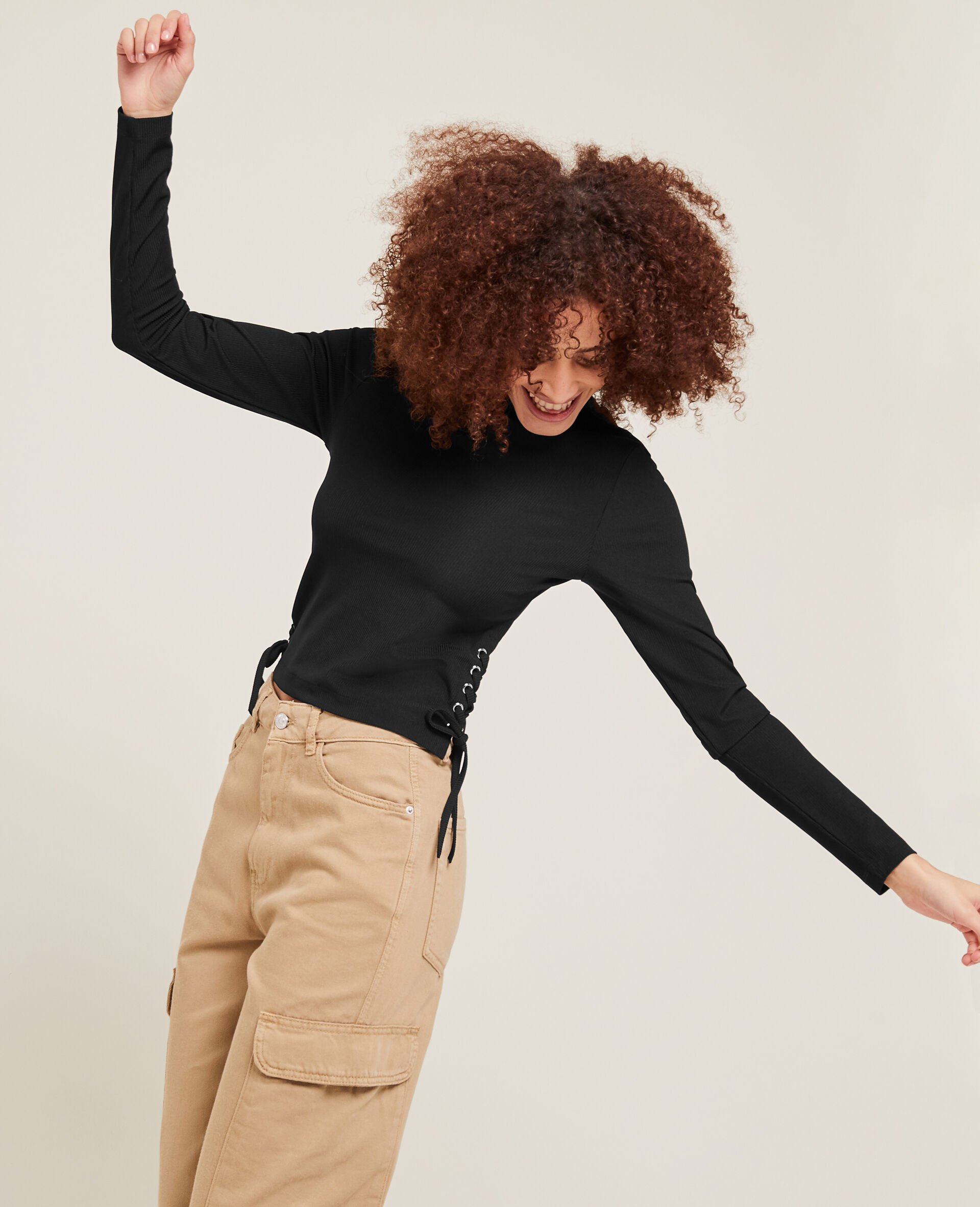 Top maille côtelée avec lacets - Noir
