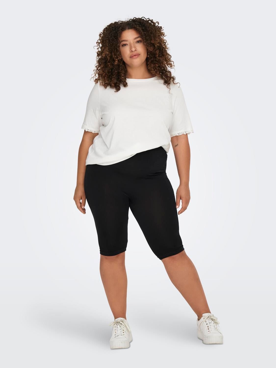CAROTTILIA Enger Schnitt Körperbetonte Shorts Black