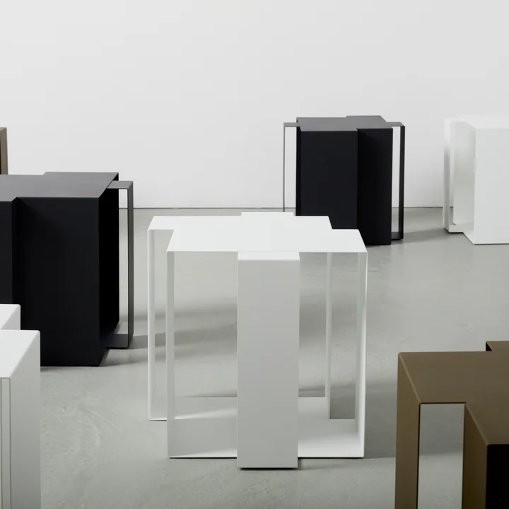 Frederik Roijé - Shifted Square Beistelltisch, dunkelgrau