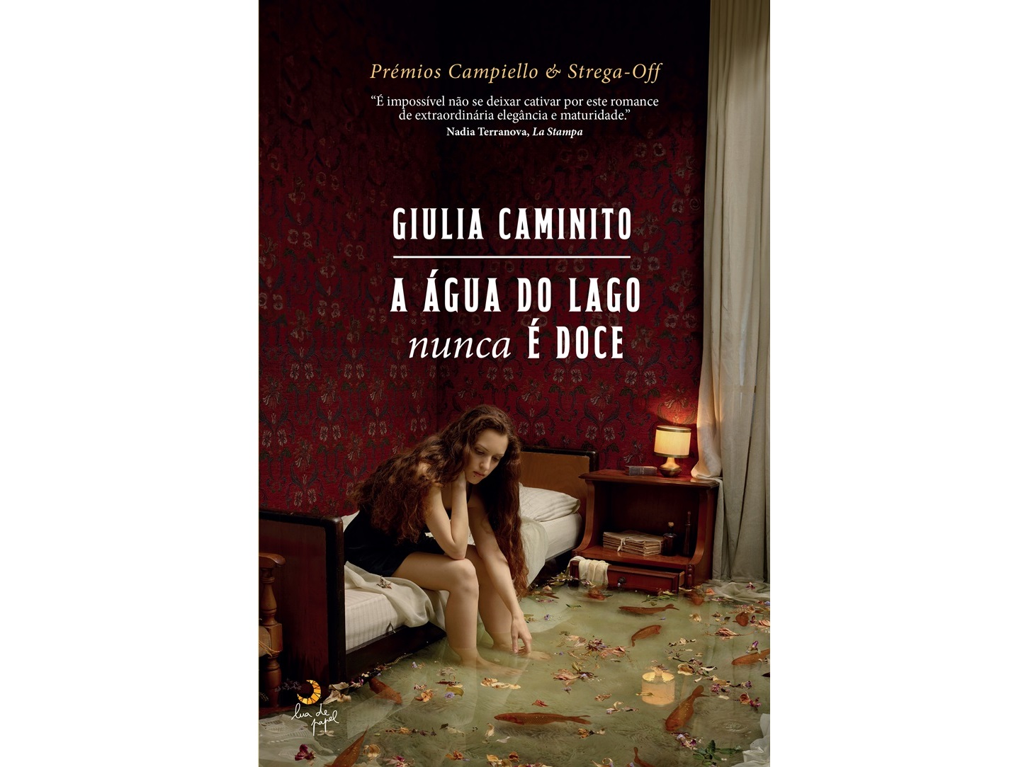 LIVRO A ÁGUA DO LAGO NUNCA É DOCE DE: GIULIA CAMINITO