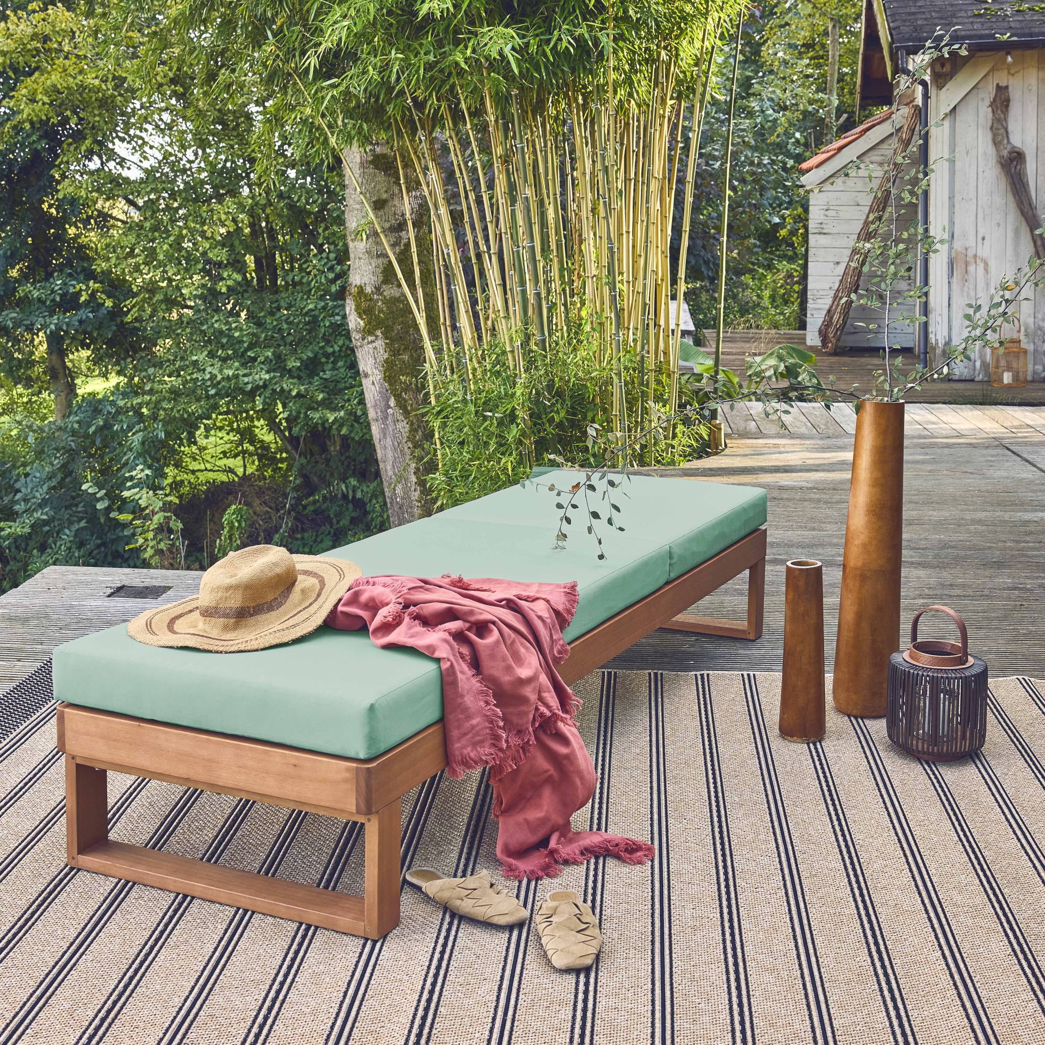 sweeek - Ligbed van eucalyptus hout, multi-positie.
