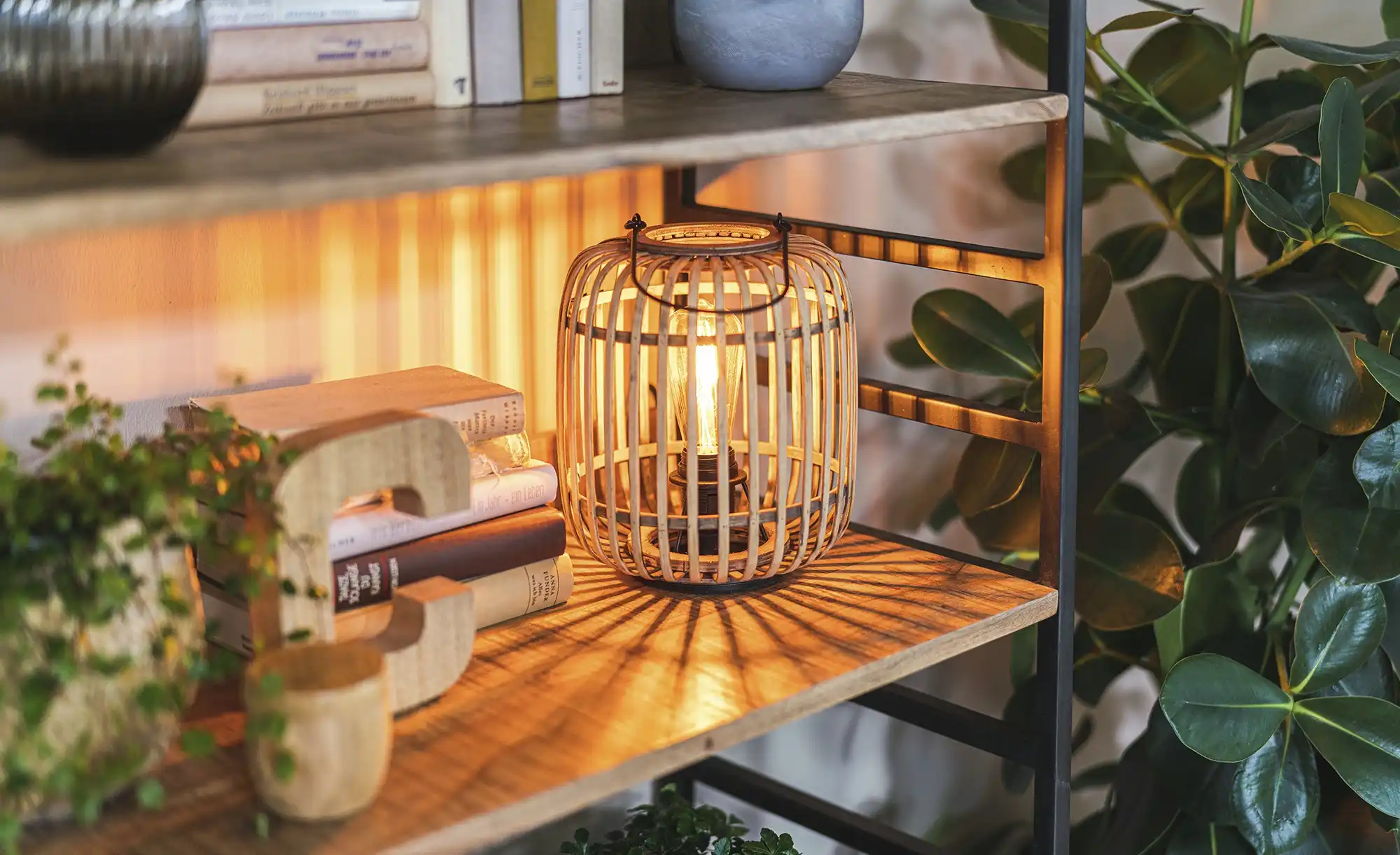 Tischleuchte, 1-flammig, Holzlamellen