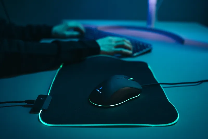 Surefire Gaming SIlent Flight RGB-320 - Gaming Musemåtte - 32 x 26 cm. - Sort/RGB