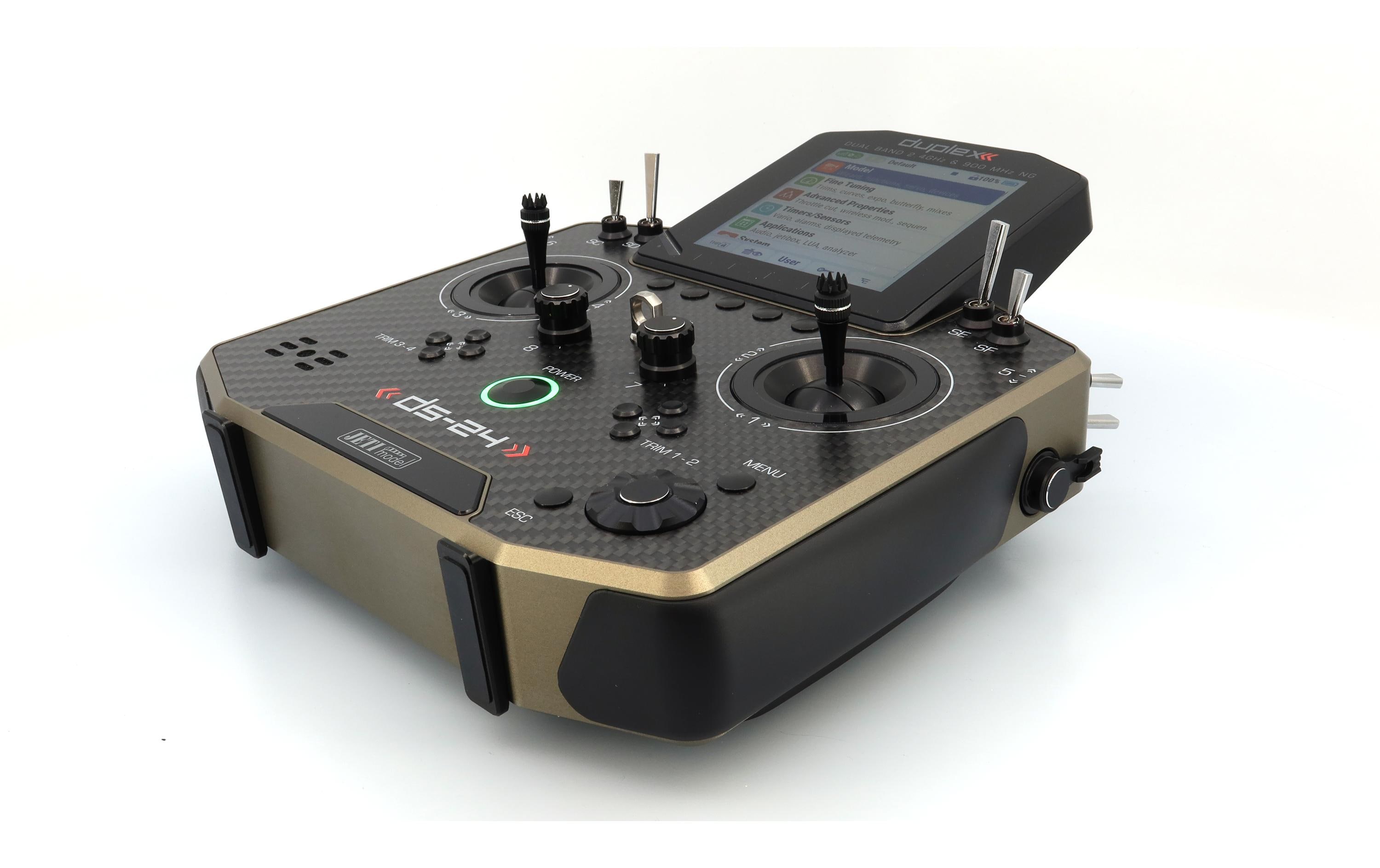 Fernsteuerung DS-24II Carbon Line Bronze 24 Kanal, Duplex EX<br>Professioneller 24-Kanal-Sender mit Geber auf Rückseite und Carbon-Frontplatte