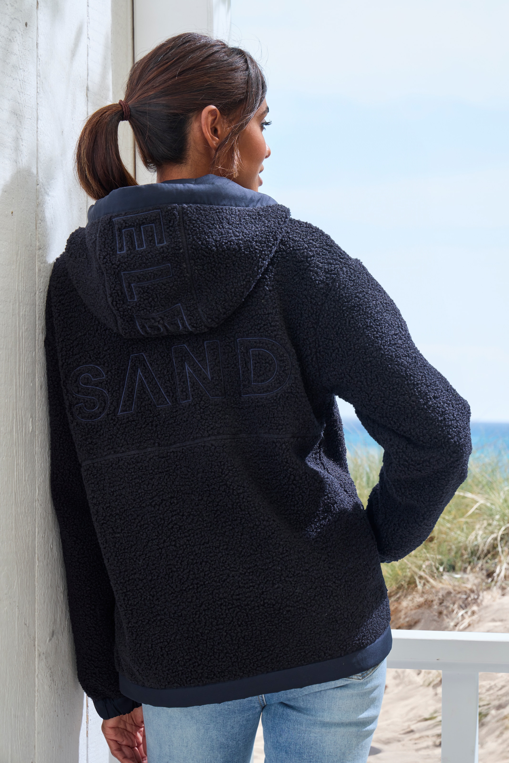 Elbsand Fleecejacke mit Kapuze Übergangsjacke aus Teddy-Fleece mit verstellbarer Kapuze