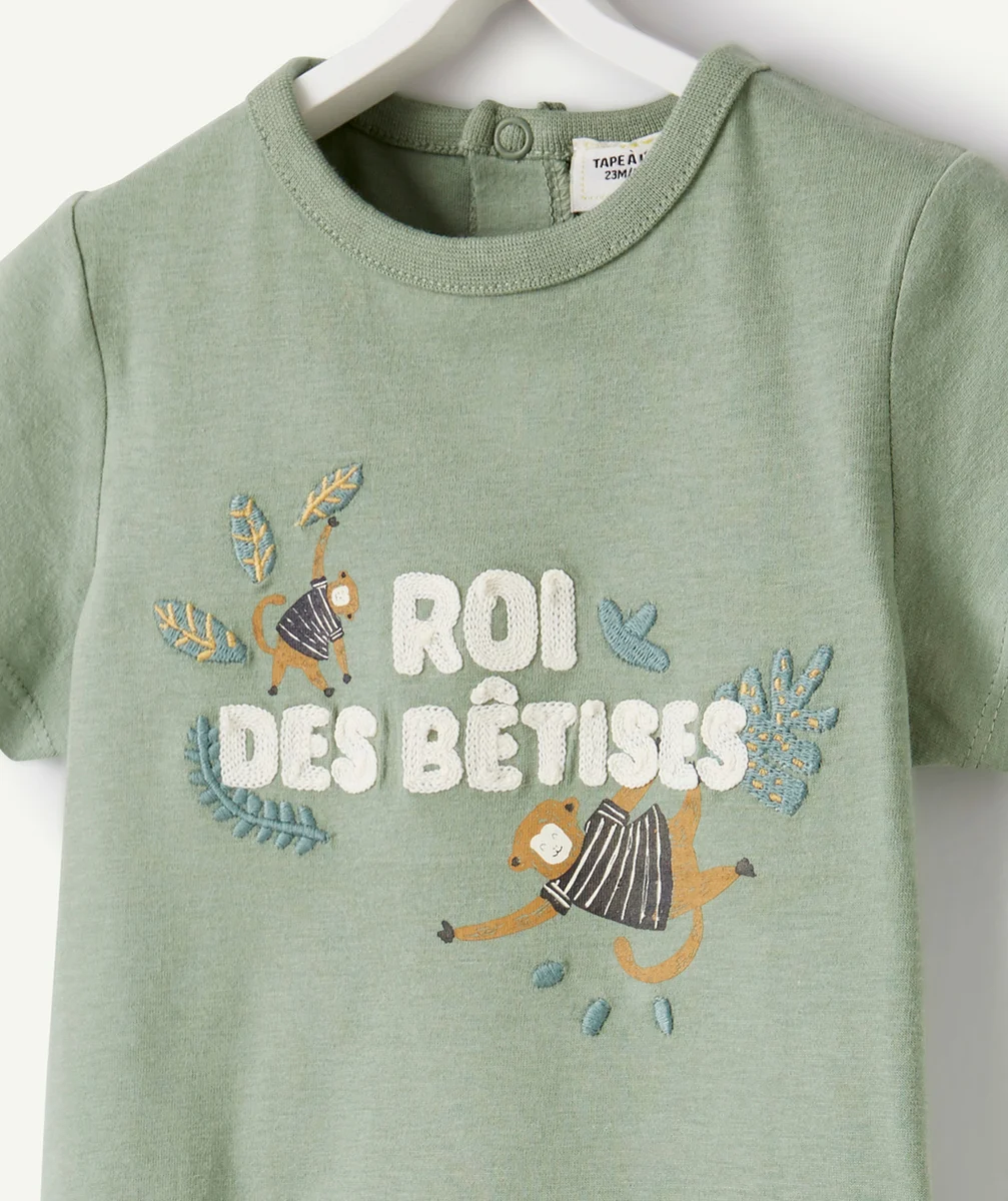 T-SHIRT EN FIBRES RECYCLÉES VERT AVEC MESSAGE ET SINGES BÉBÉ GARÇON