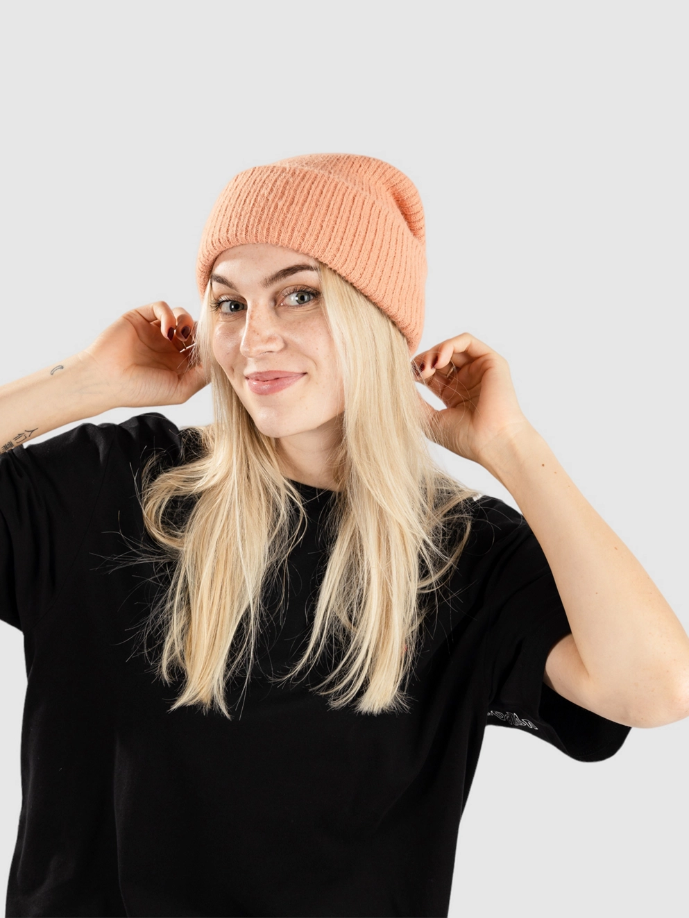 Coal Pearl Beanie dirty apricot