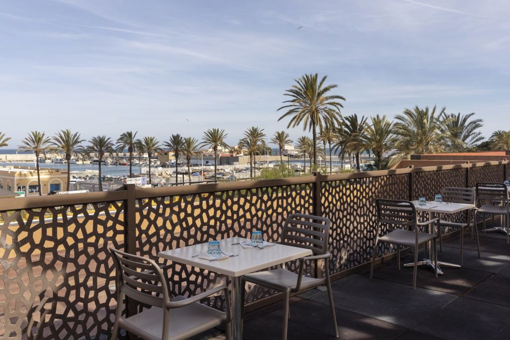Las Palmeras Logies - Hotel
