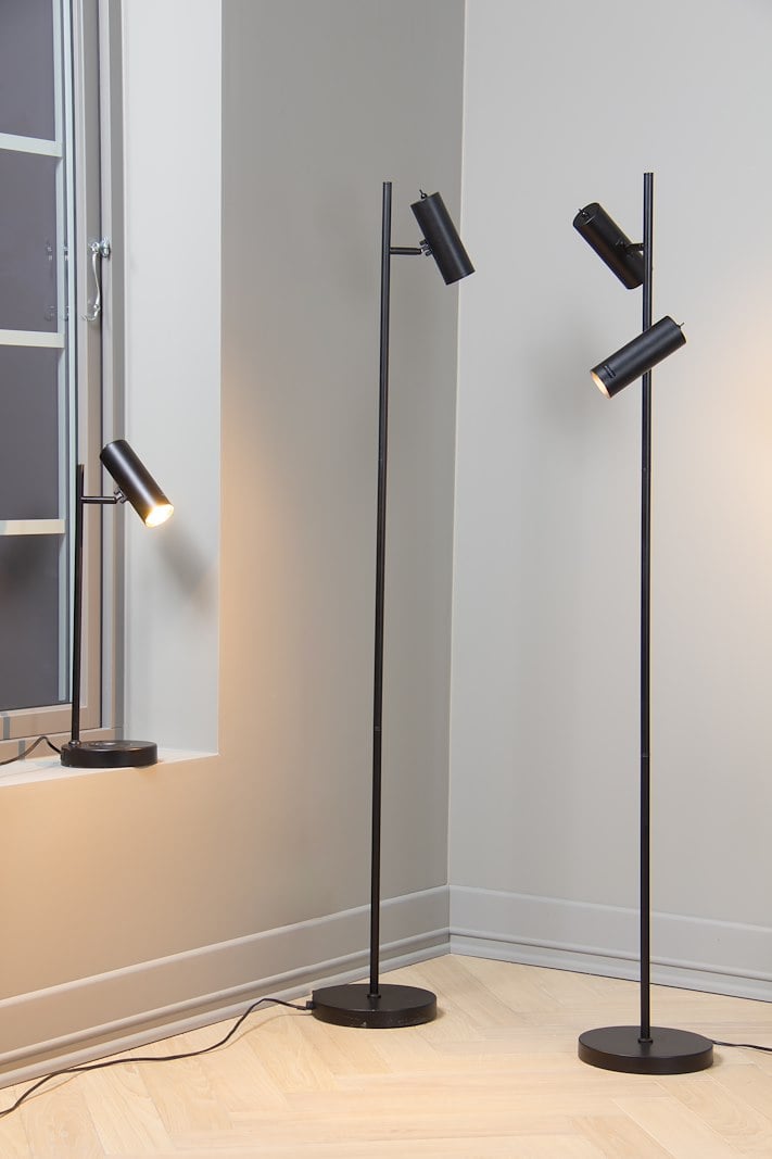 Tube gulvlampe Enkel gulvlampe H145 cm med bryter på hode.