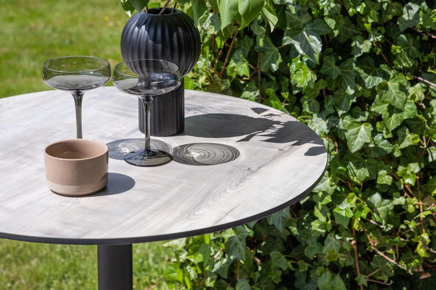 Milano tuinbartafel Ø70cm grijs. 70X70X100cm