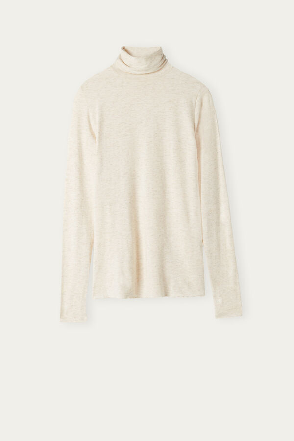Camiseta leve de gola alta em modal com detalhes em cashmere lamê.