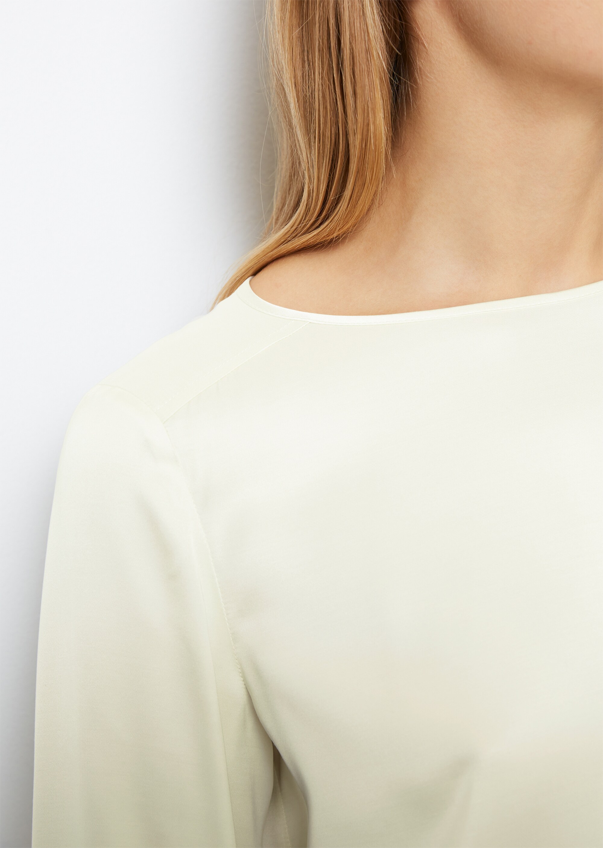 Fließendes Blusenshirt regularaus Viskose-Satin