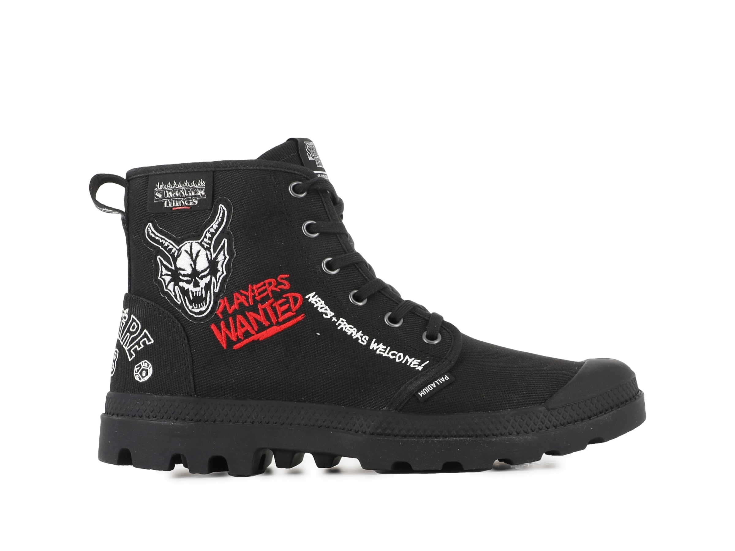 Palladium Schnürboots »STRANGER THINGS X PAMPA HELLFIRE«  Schnürstiefel aus Canvas mit Print