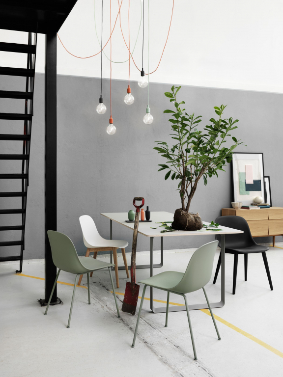 Muuto 70/70 Oak tafel 170x85 eiken/zwart