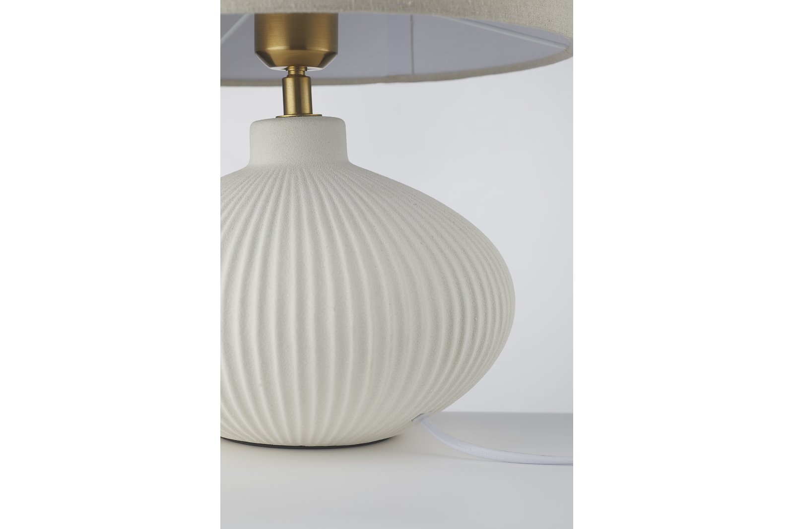 Leah bordlampe Offwhite med offwhite skjerm E27