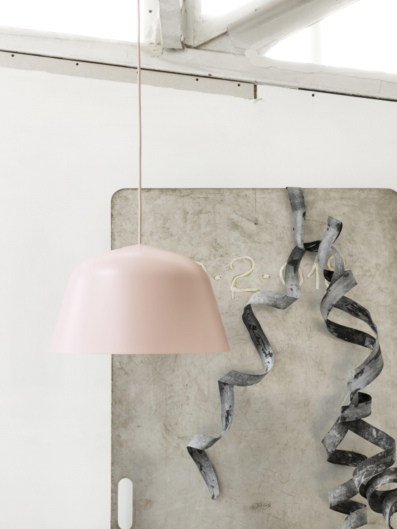 Muuto Ambit hanglamp Ø25 lichtblauw