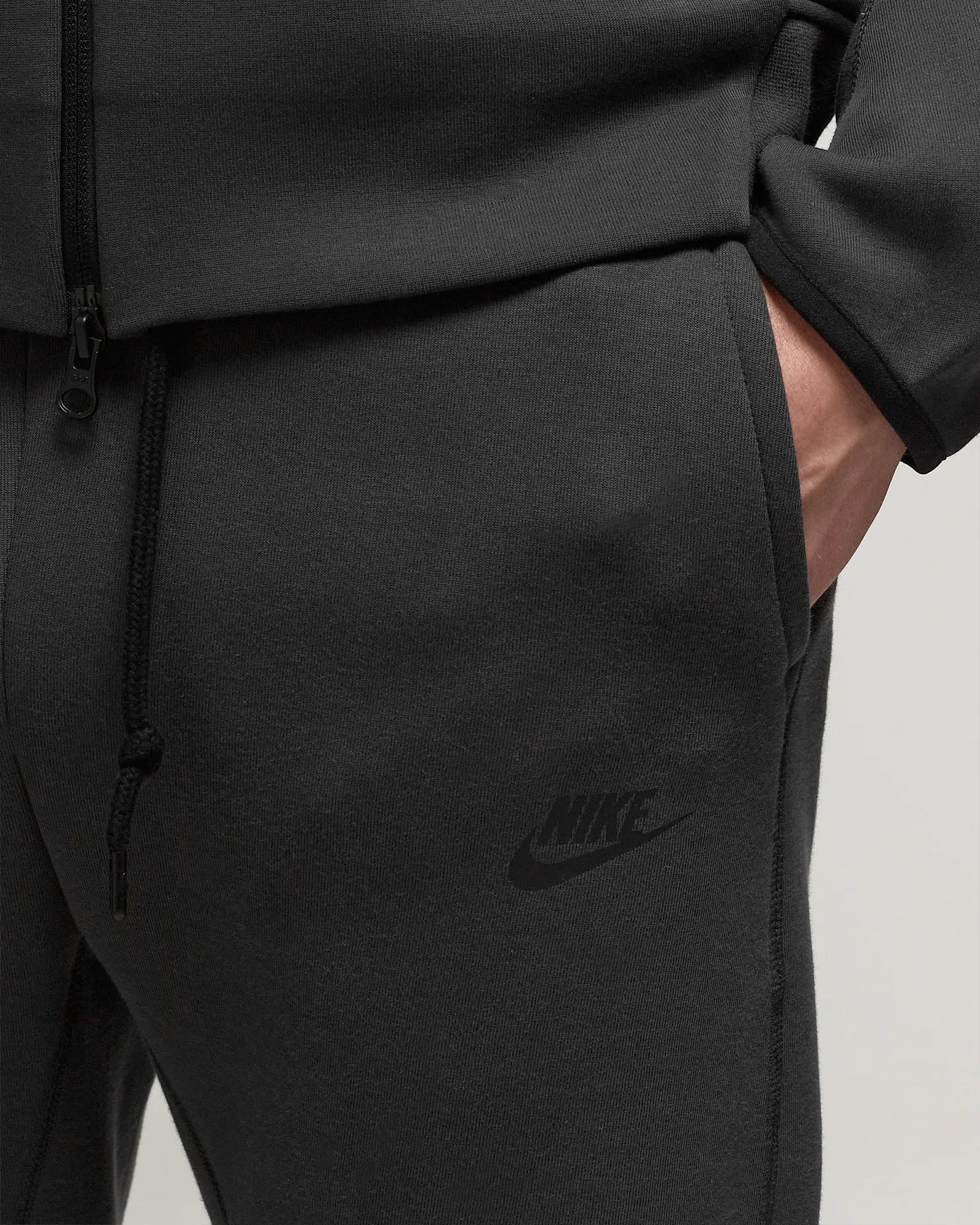 Nike Sportswear Tech Fleece Slim Fit Joggers