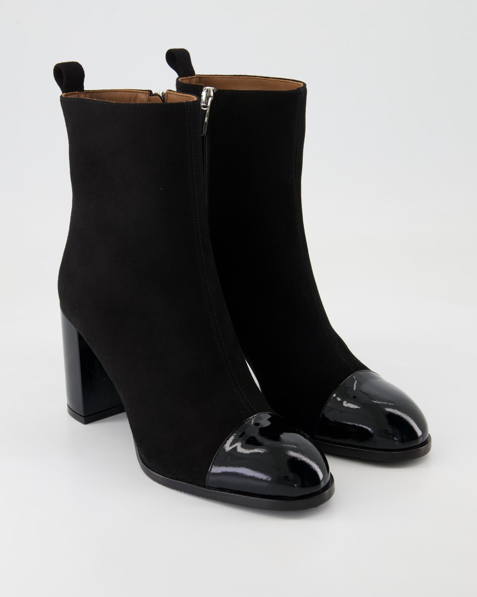Konstantin Starke Camoscio Nero / Vernice Nero Stiefeletten in Schwarz