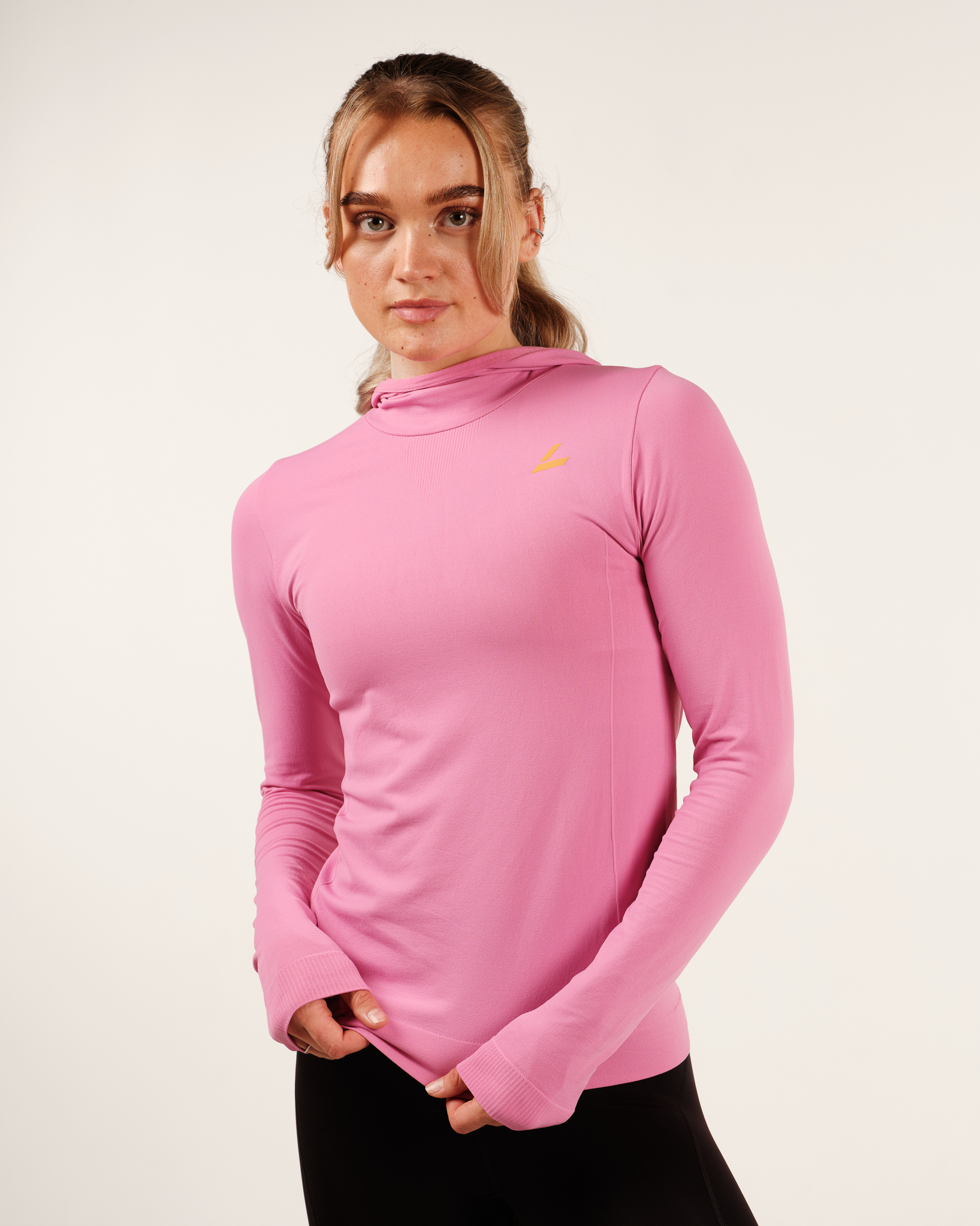 LEVITY Trail Seamless Running Hood Pink Punch