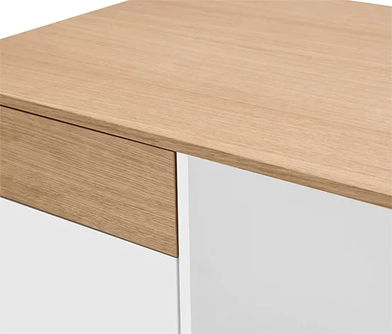 Schreibtisch mit Stauraum