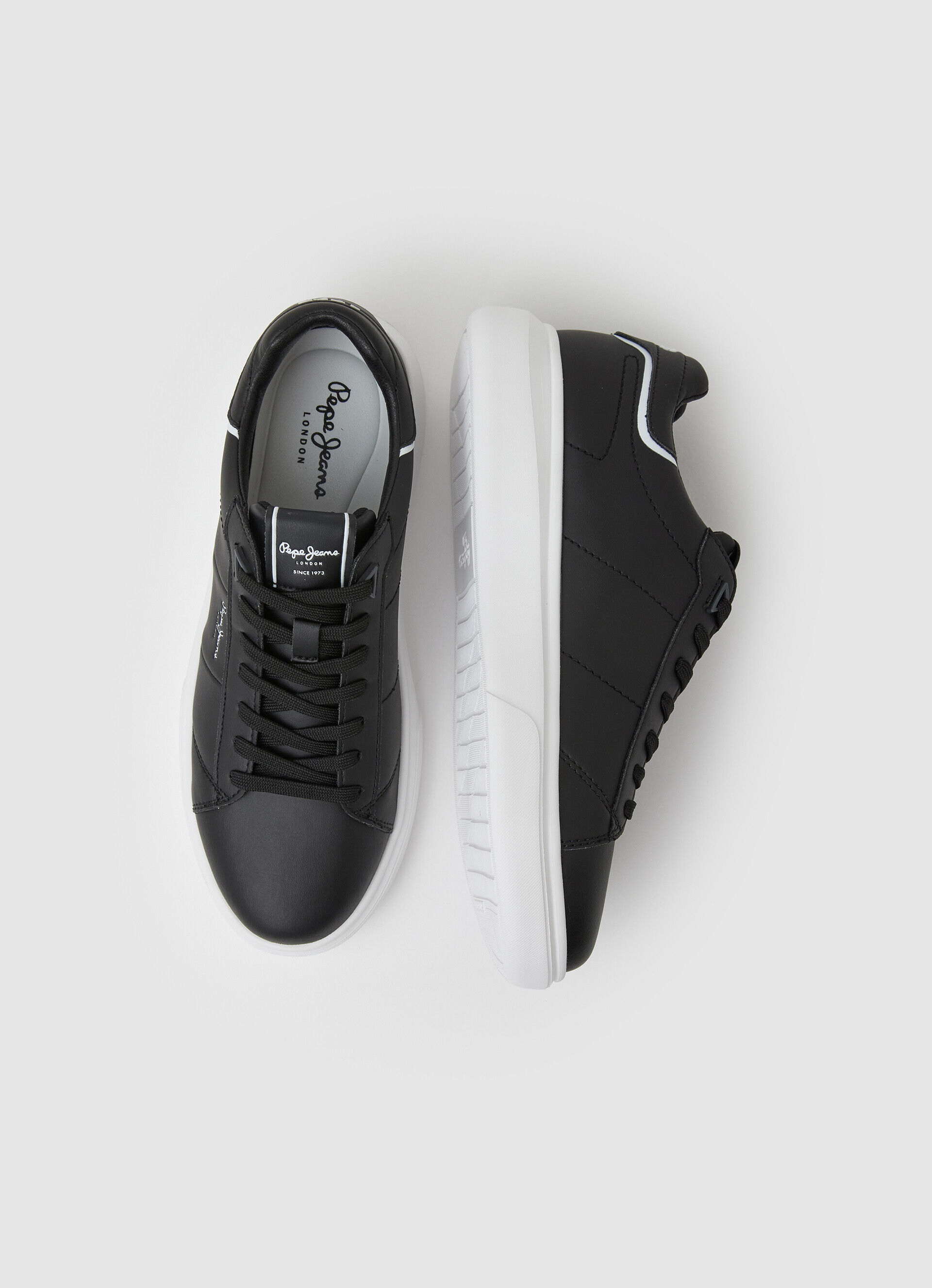 Sapatos Eaton de couro parcial - preto