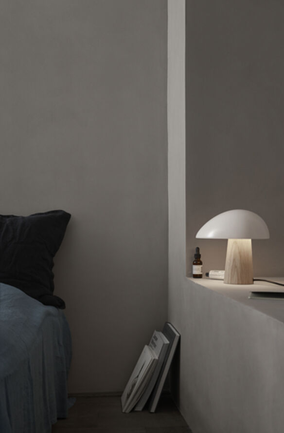 Fritz Hansen Night Owl Table Lamp Smokey white/ash