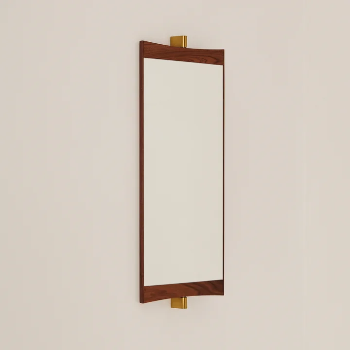 Gubi - Vanity 3 Wandspiegel, 69 x 116 cm, Walnuss