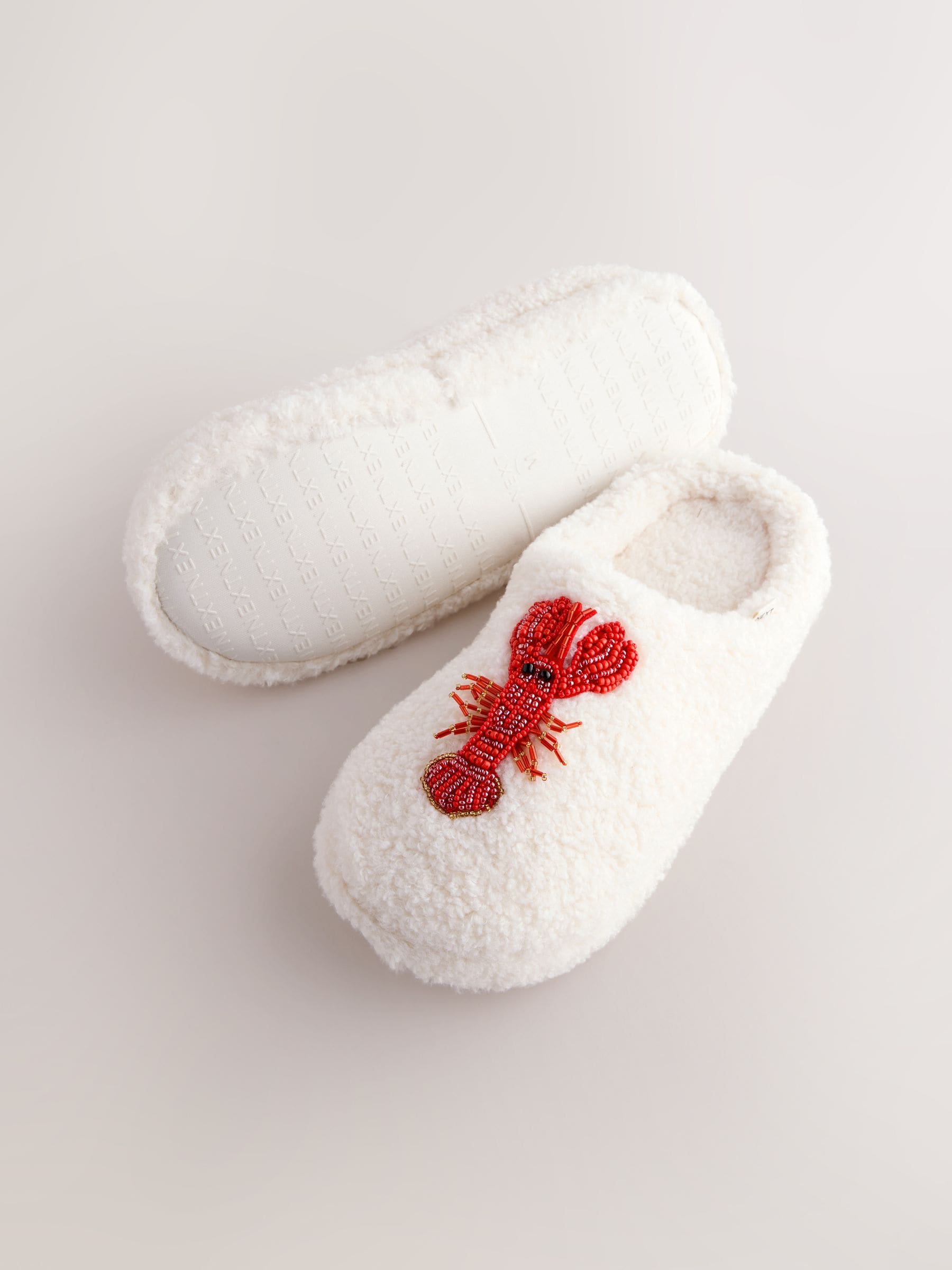 White Lobster Print - Instappantoffels met borgvoering