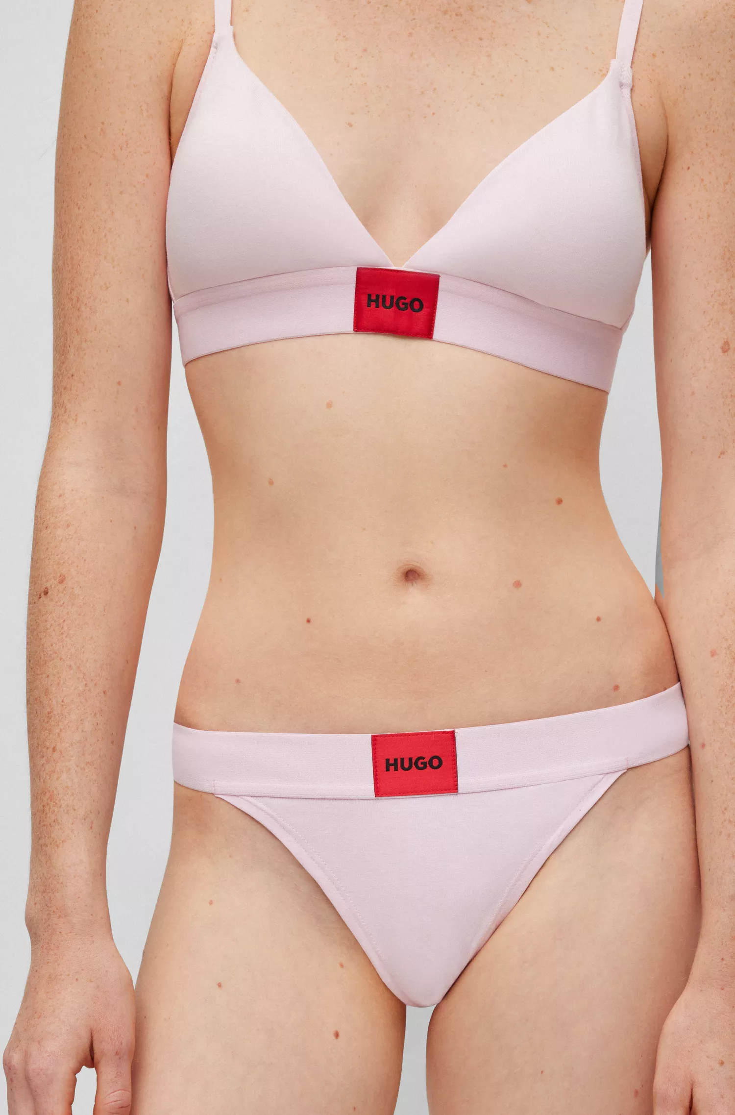 Cueca fio dental HUGO vermelha em algodão elástico com cós com logo.