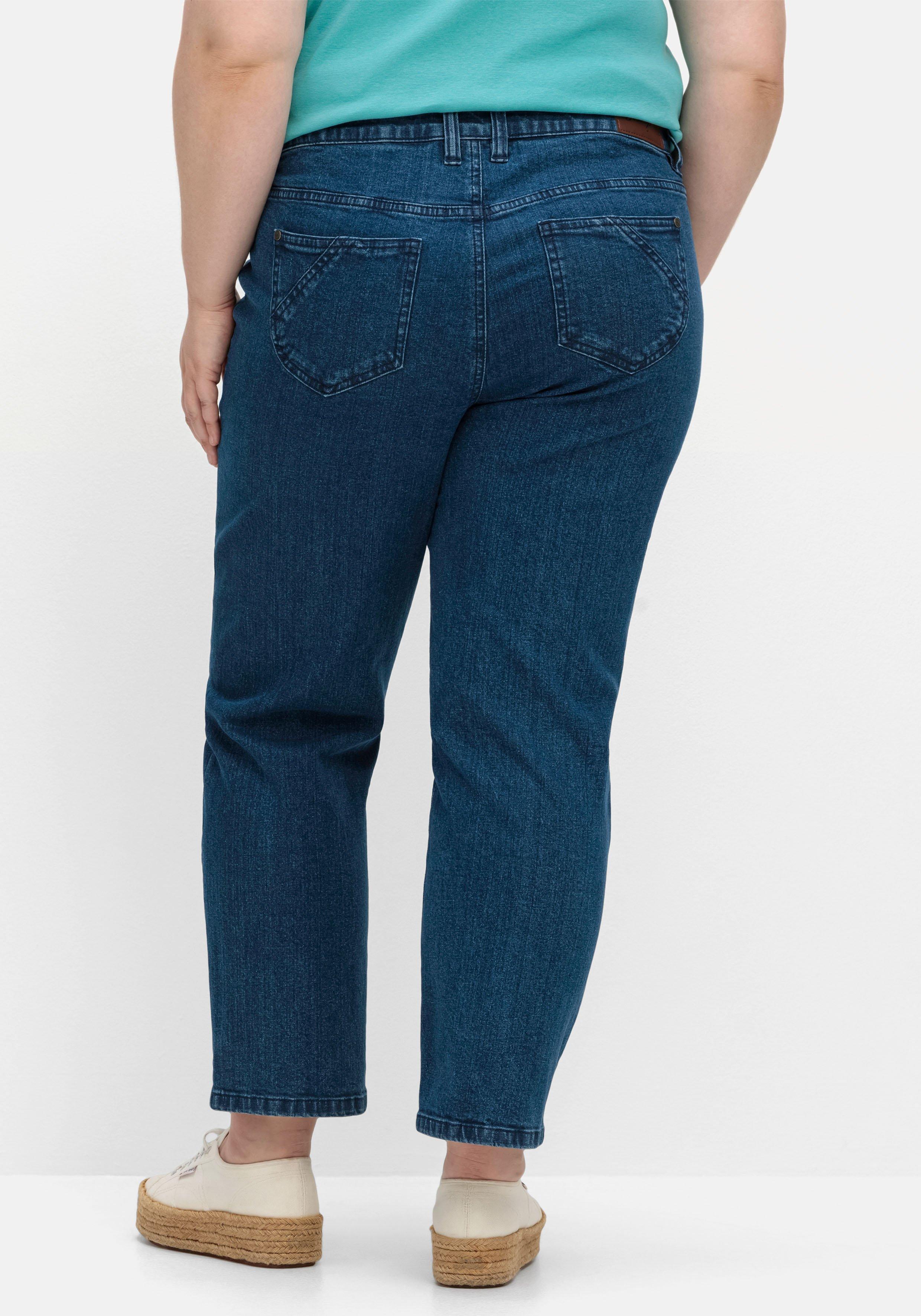 Gerade Jeans in Curvy-Schnitt PIA, knöchelfreier Länge