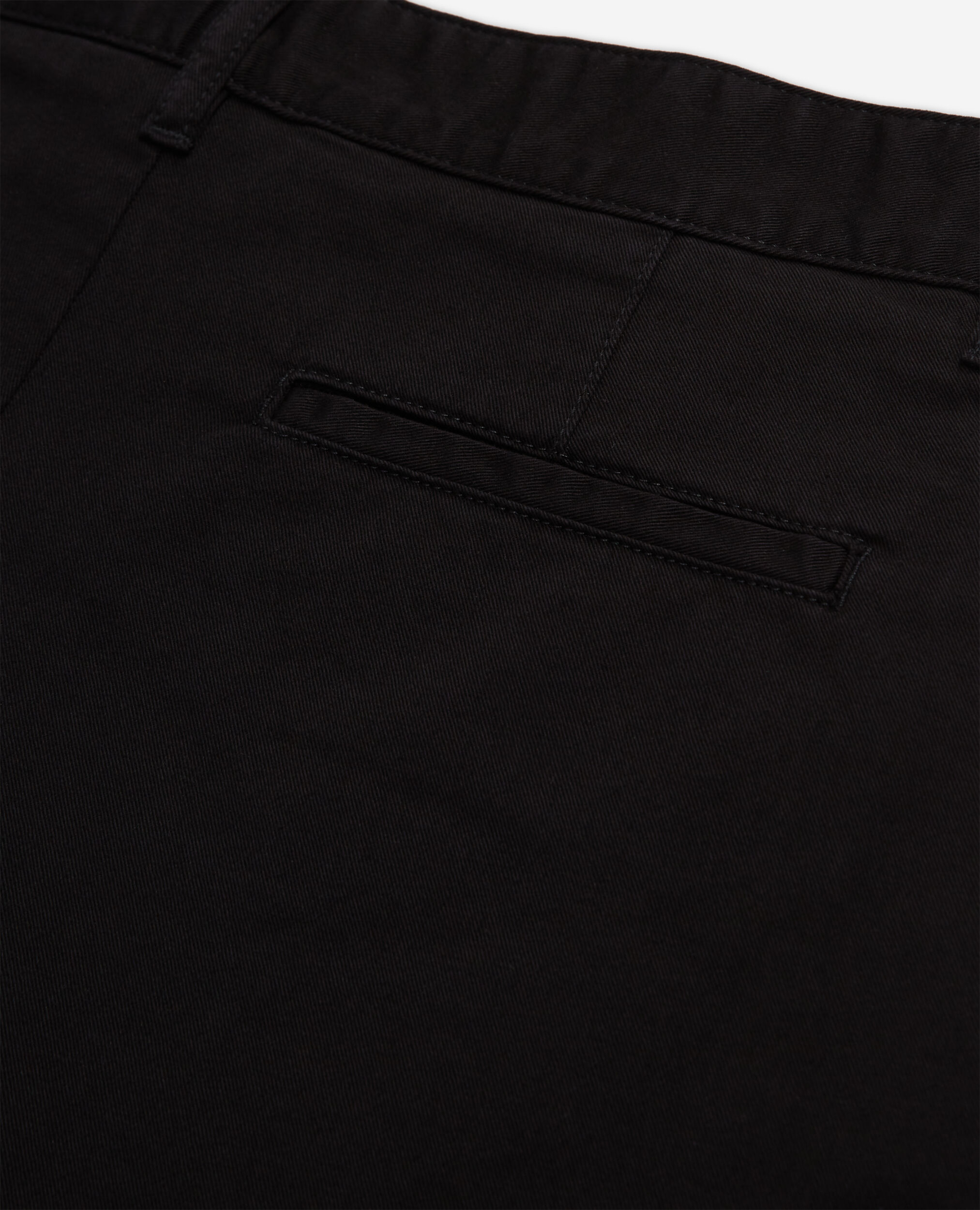 Short court noir en coton