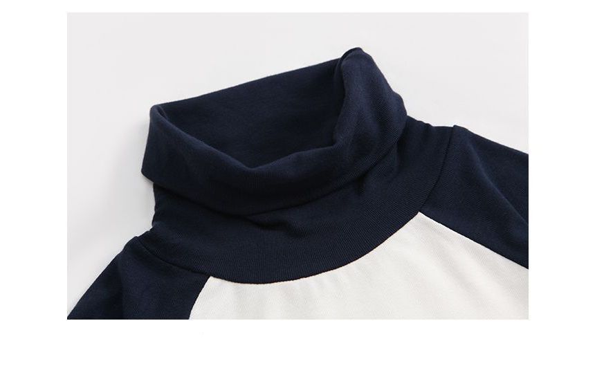 Jeshili - T-shirt met lange mouwen en coltrui en sterrenprint en raglanmouwen