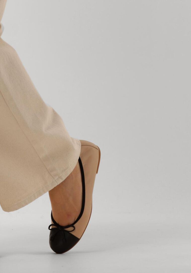 beige unisa ballerina's auto